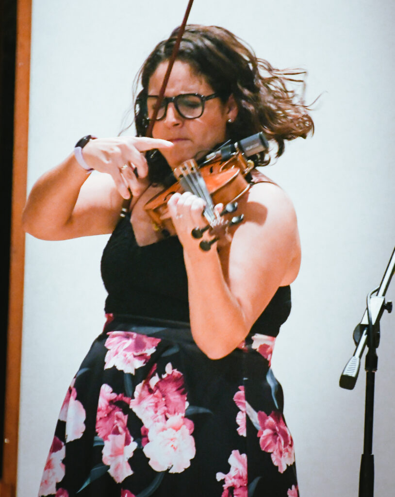 Daniela con su violín