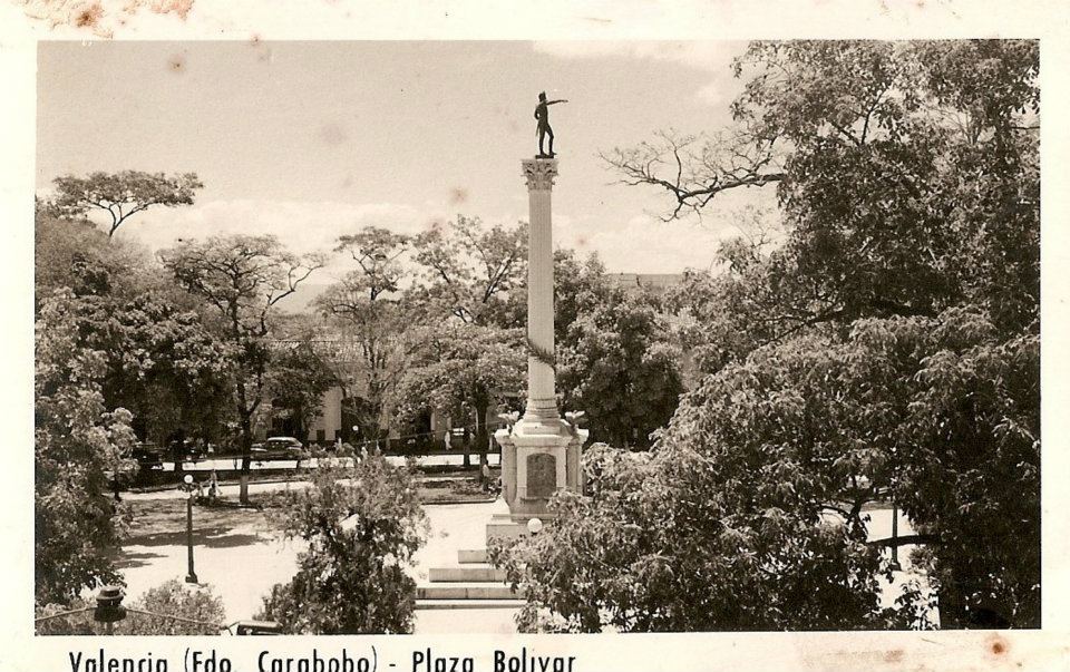 Plazas Bolívar