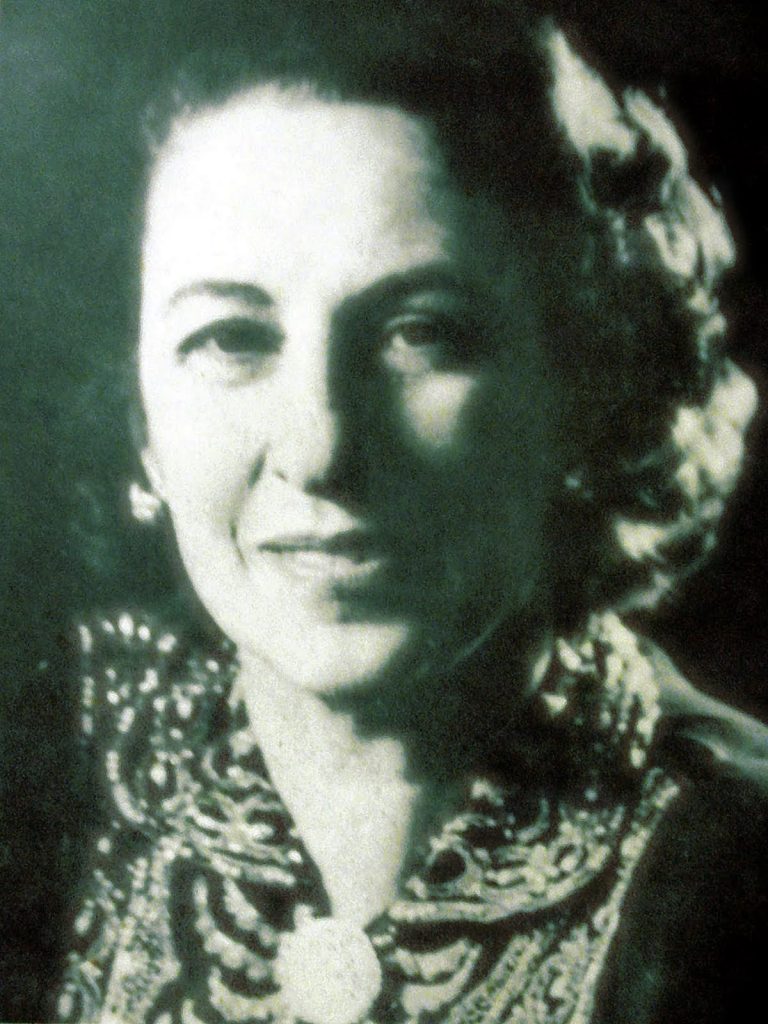 María Luisa Escobar 